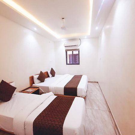 Hotel Nova Pride ราชโกฎิ ภายนอก รูปภาพ