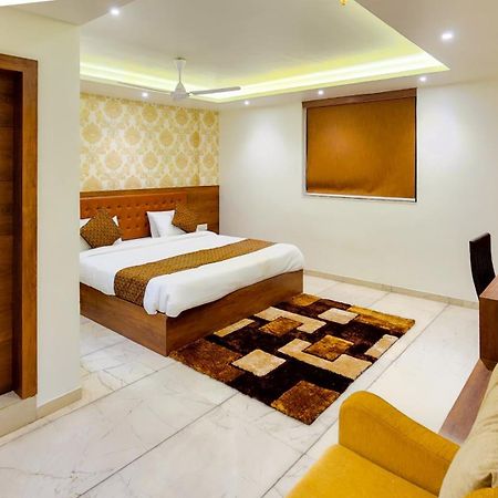 Hotel Nova Pride ราชโกฎิ ภายนอก รูปภาพ