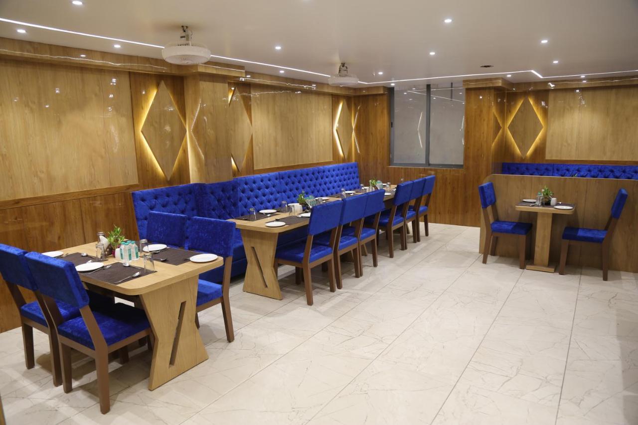 Hotel Nova Pride ราชโกฎิ ภายนอก รูปภาพ
