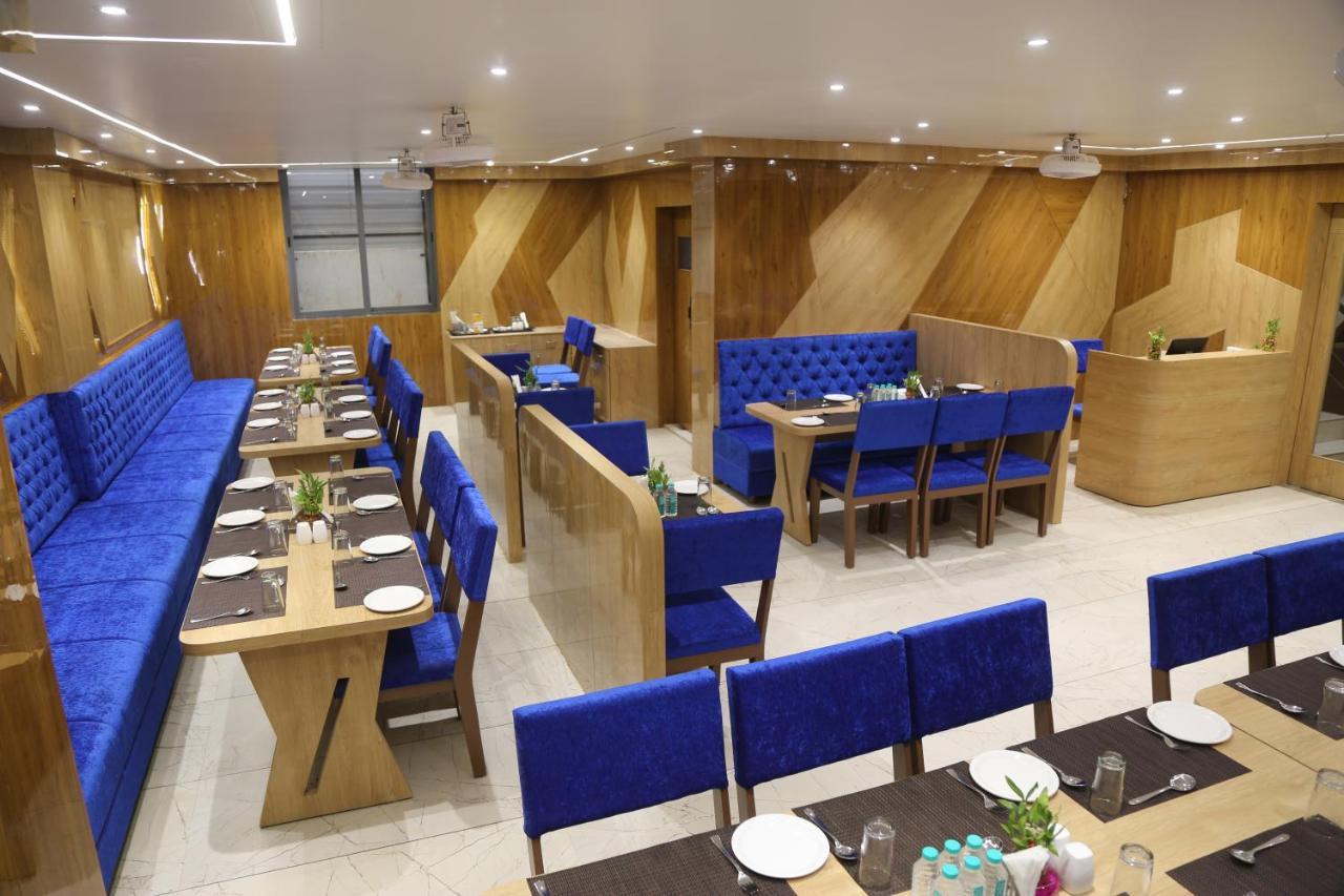 Hotel Nova Pride ราชโกฎิ ภายนอก รูปภาพ