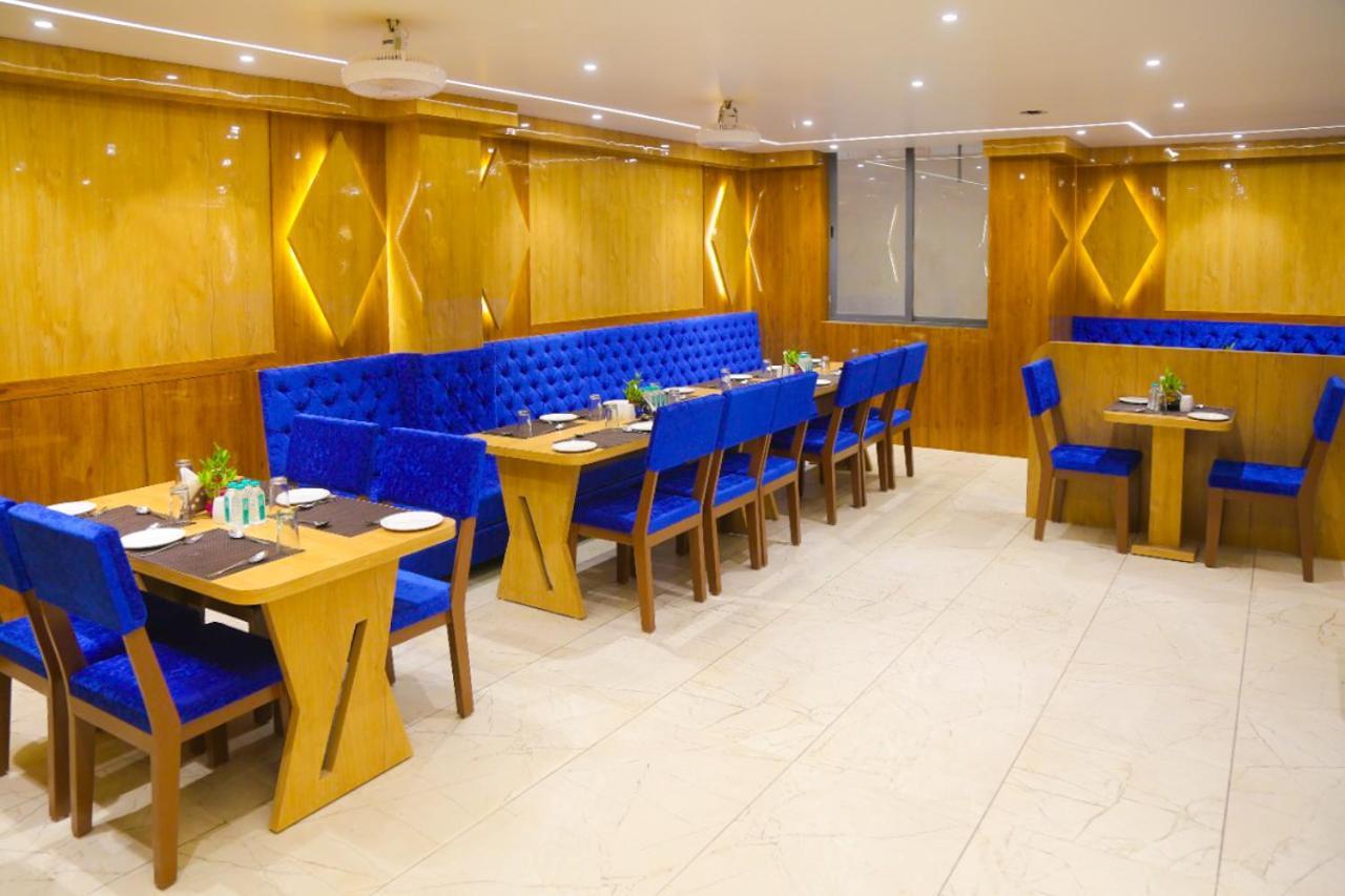 Hotel Nova Pride ราชโกฎิ ภายนอก รูปภาพ