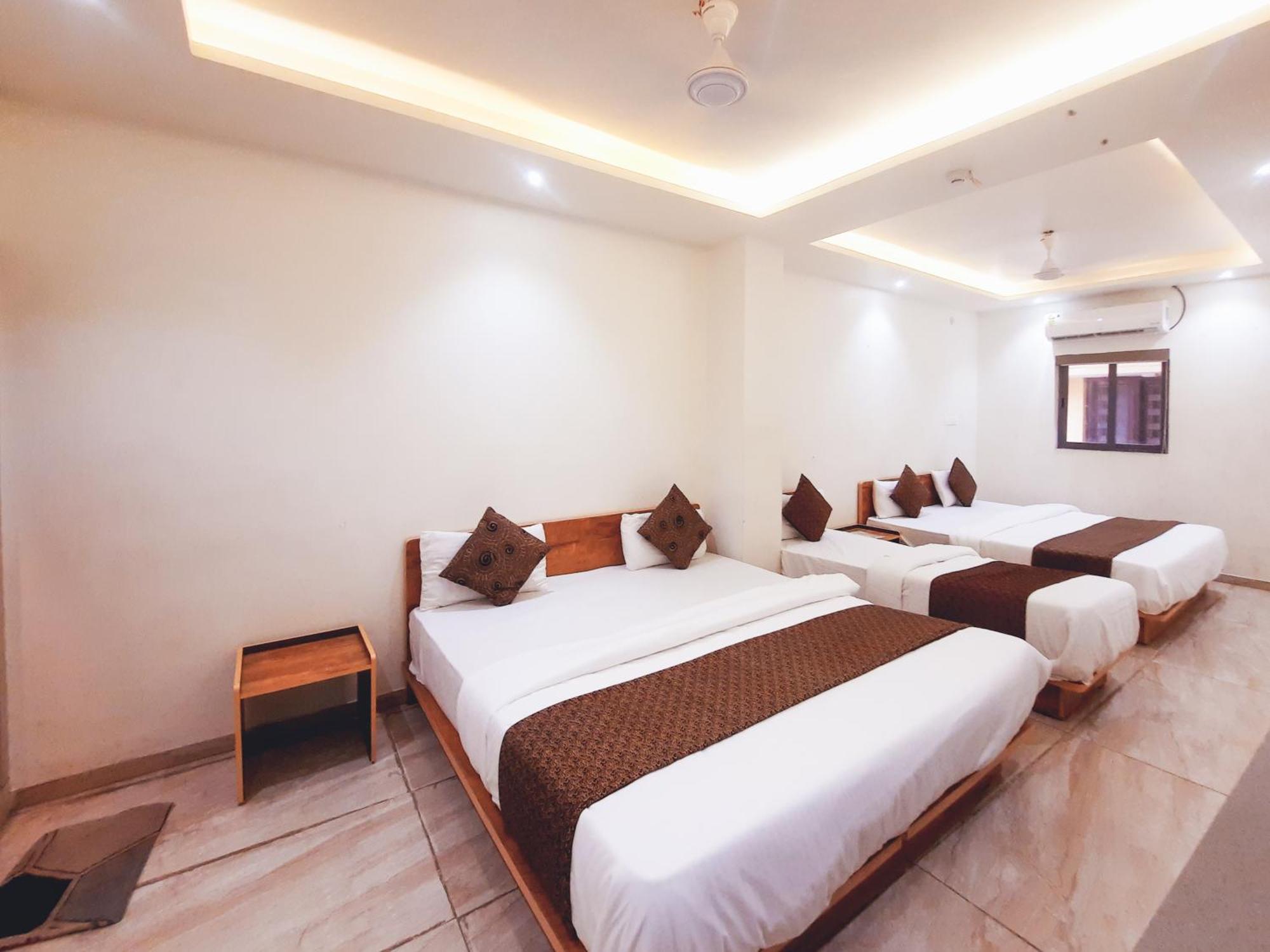 Hotel Nova Pride ราชโกฎิ ภายนอก รูปภาพ