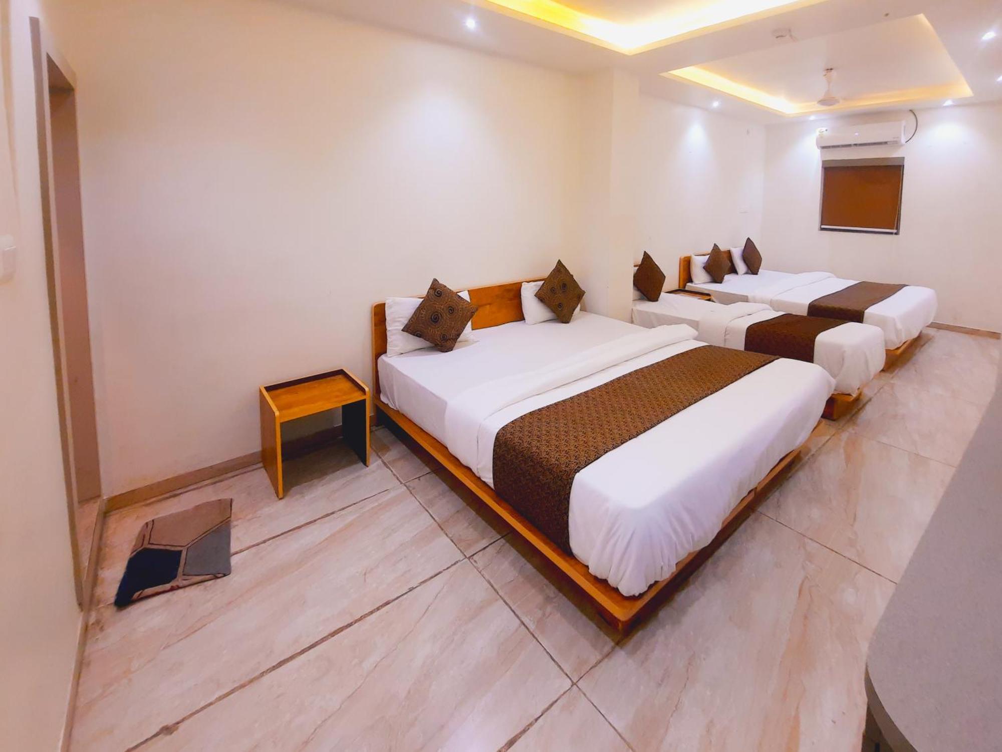 Hotel Nova Pride ราชโกฎิ ภายนอก รูปภาพ